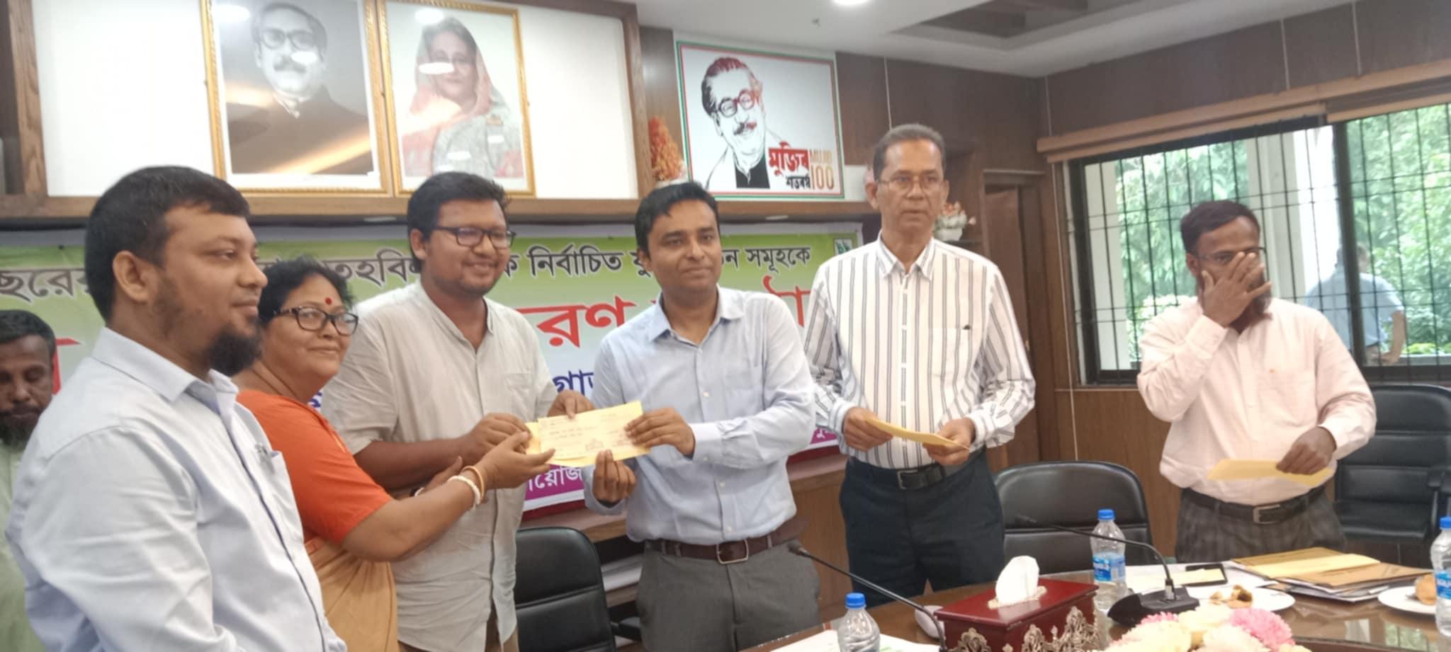 7ba191b4-3e3c-4c56-9f09-6f6f9d9d7bb0-1